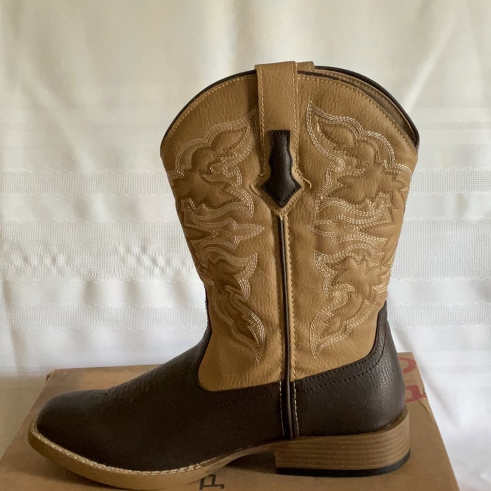 Roper faux leather Brown and Tan Cowboy Boots - Picture 4 of 6